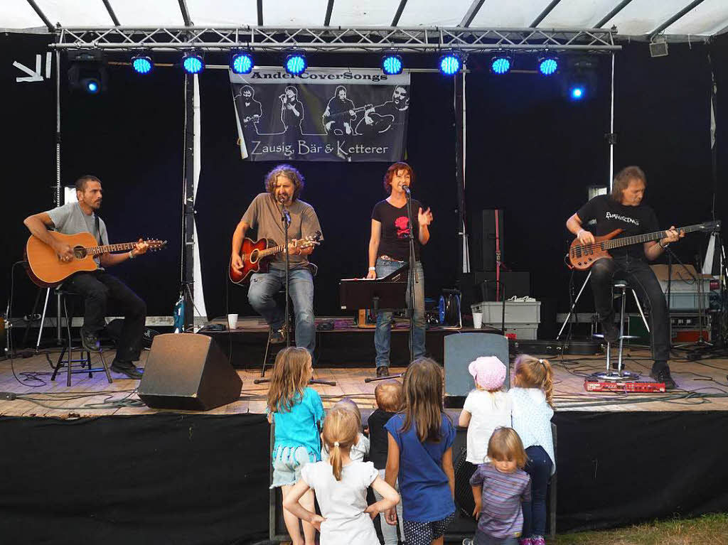 Die Bonndorfer Akustik-Combo Zausig Br & Ketterer begeisterte die Querbeat-Besucher mit Songs von Folk bis Rock.