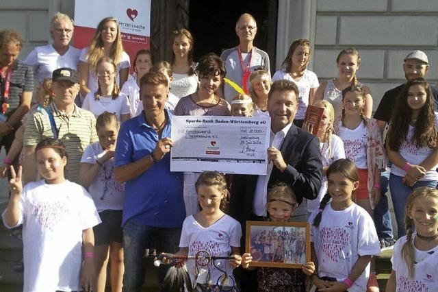 Btzinger Kinder drfen mit Pur auf die Bhne