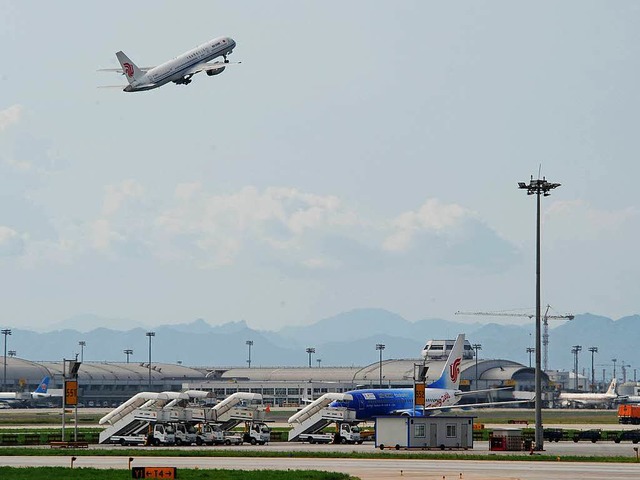 Wichtiger Bestandteil der chinesischen...tur: der bisherige Pekinger Flughafen   | Foto: dpa
