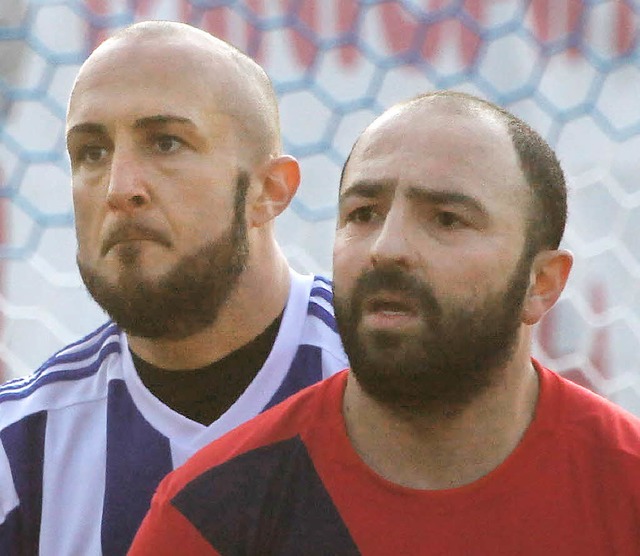 Titelkandidaten: Stettens Trainer Sasc...inks) und Bosporus-Coach Faik Zikolli   | Foto: Konzok