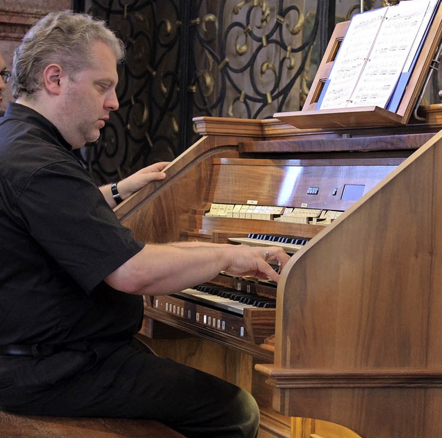 Instrument und Organist &#8211;  bei S...harp scheinbar miteinander verwachsen   | Foto: Erich Krieger