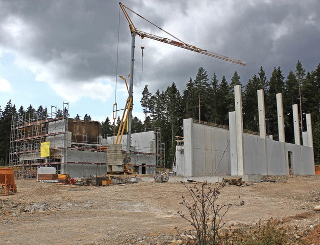 Die Firma Gratz Land- und Forstmaschinenhandel baut  im Gewerbegebiet Rtte.    | Foto: GERT BRICHTA