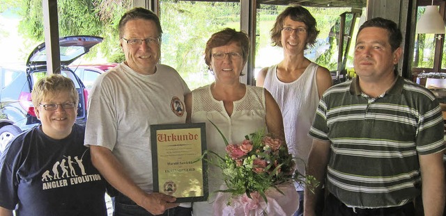 Harald und Carmen Sawicki (Mitte) wurd...r,  Heike Grojung  und Bernd Sailer.   | Foto: Andrea Steinhart