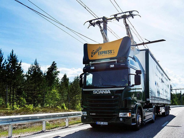 So knnte es bald auf deutschen Autoba...sehen: der erste E-Highway in Schweden  | Foto: Scania CV AB