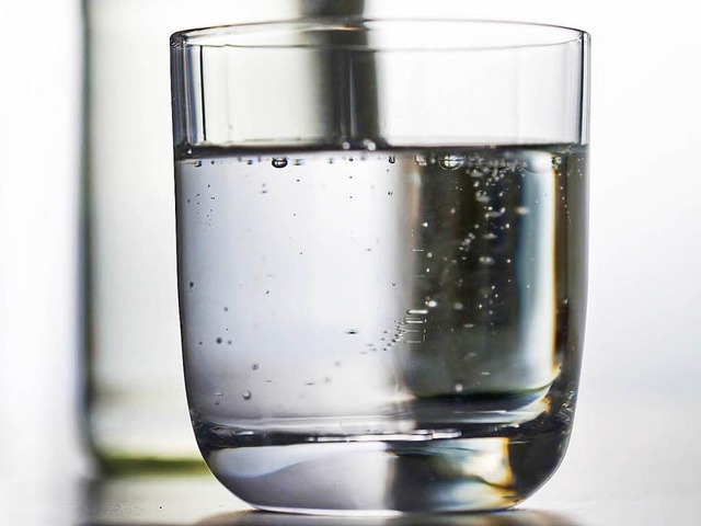 Mineralwasser der Markgrfler Mineralquelle wird zurckgerufen.   | Foto: DPA