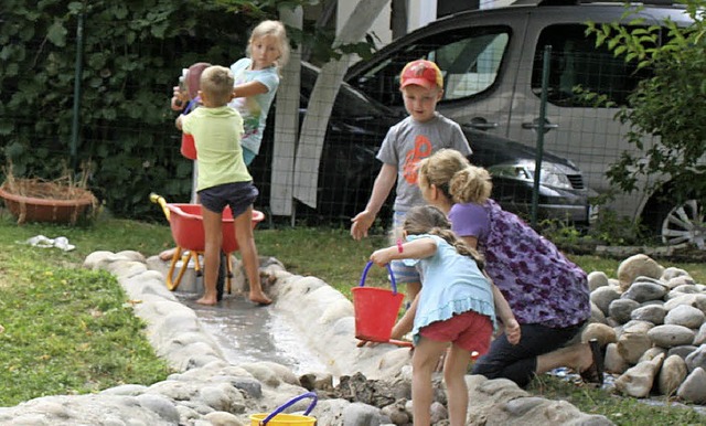 Neue Spielmglichkeit im Kindergarten ...-Matsch-Anlage&#8220;. Foto: Ines Bode  | Foto: Ines Bode