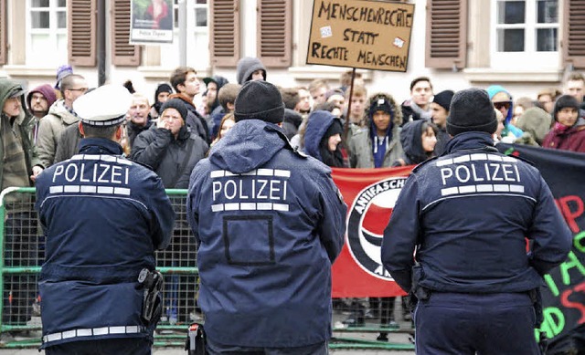 Sondereinstze wie die AfD-Kundgebung ... fordern das Polizeirevier besonders.   | Foto: Archiv: Ralf Staub