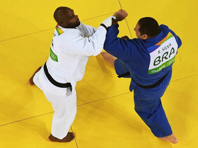 Zwei Judokmpfer bei den Olympischen Spielen in Rio.   | Foto: afp