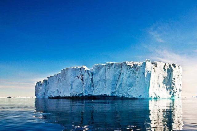 Gletschereis wird in der Antarktis eingelagert
