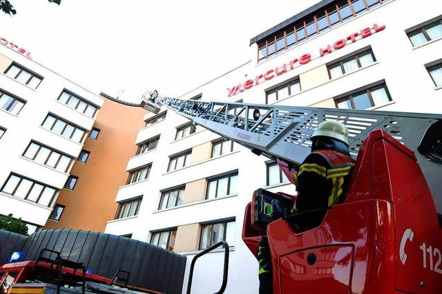 Alarm in Hotelsauna: Feuerwehr löscht Schwelbrand