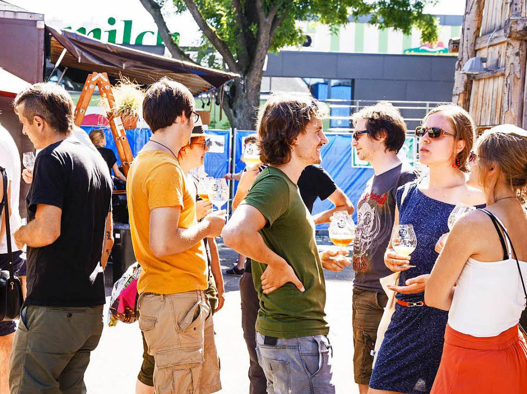 Bei Super-Sommerwetter lieen sich die Besucher des Craftivals von handgemachten Bieren erfrischen.