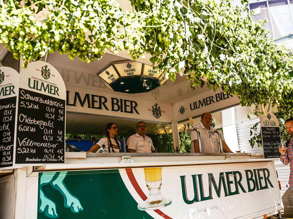 Bei Super-Sommerwetter lieen sich die Besucher des Craftivals von handgemachten Bieren erfrischen.