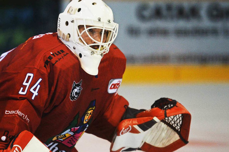 Volles Programm in der Franz-Siegel-Halle: Der EHC Freiburg bestreitet ein Testspiel gegen die Schwenninger Wild Wings und feiert mit den Fans ein großes Stadionfest. (Foto: Patrick Seeger) Volles Programm in der Franz-Siegel-Halle: Der EHC Freiburg bestreitet ein Testspiel gegen die Schwenninger Wild Wings und feiert mit den Fans ein großes Stadionfest. (Foto: Patrick Seeger)
