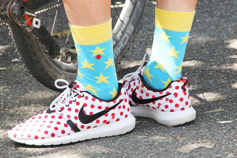 Mut zur Farbe: Modische Akzente bleiben auch bei einem Radrennen nicht aus. (Foto: Susanne Kanele) Mut zur Farbe: Modische Akzente bleiben auch bei einem Radrennen nicht aus. (Foto: Susanne Kanele)