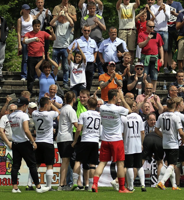 Mit den Fans jubeln wollen die Villing...e 04 im Freiburger Schwarzwaldstadion.  | Foto: joachim hahne