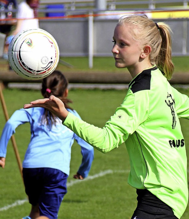 <BZ-FotoAnlauf>Faustball:</BZ-FotoAnla... Bayerle siegte in ihrer Altersklasse   | Foto: Privat