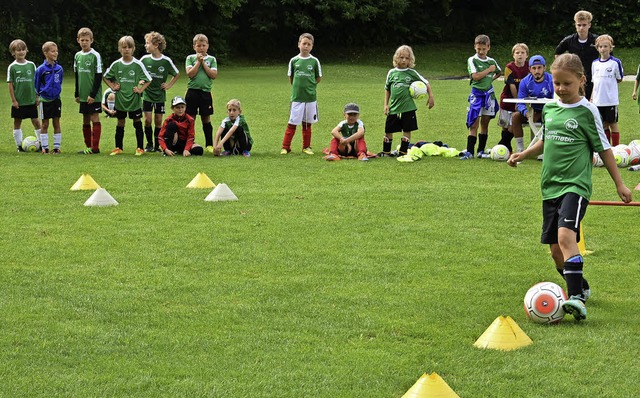 Das  Fuballcamp begeistert Jungen und Mdchen.   | Foto: Andrea Steinhart