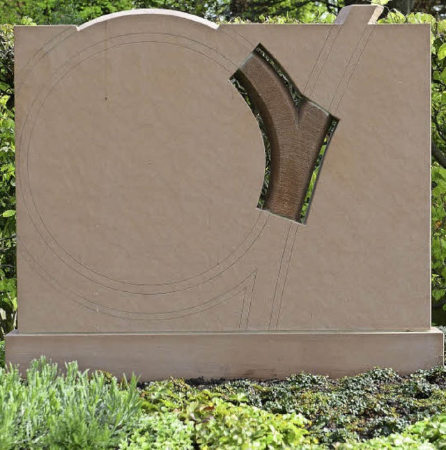 Ein Stck vom Mnster  &#8211;  Grabstein auf dem Freiburger Hauptfriedhof   | Foto: i.schneider