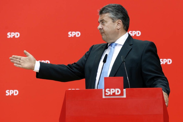 Gibt die Richtung vor, wechselt diese ...emlich oft: Parteichef Sigmar Gabriel   | Foto: dpa