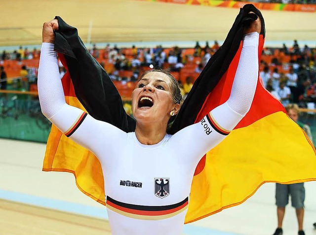 Kristina Vogel nach ihrem Olympiasieg  | Foto: dpa