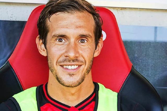 Julian Schuster bleibt Kapitän beim SC Freiburg