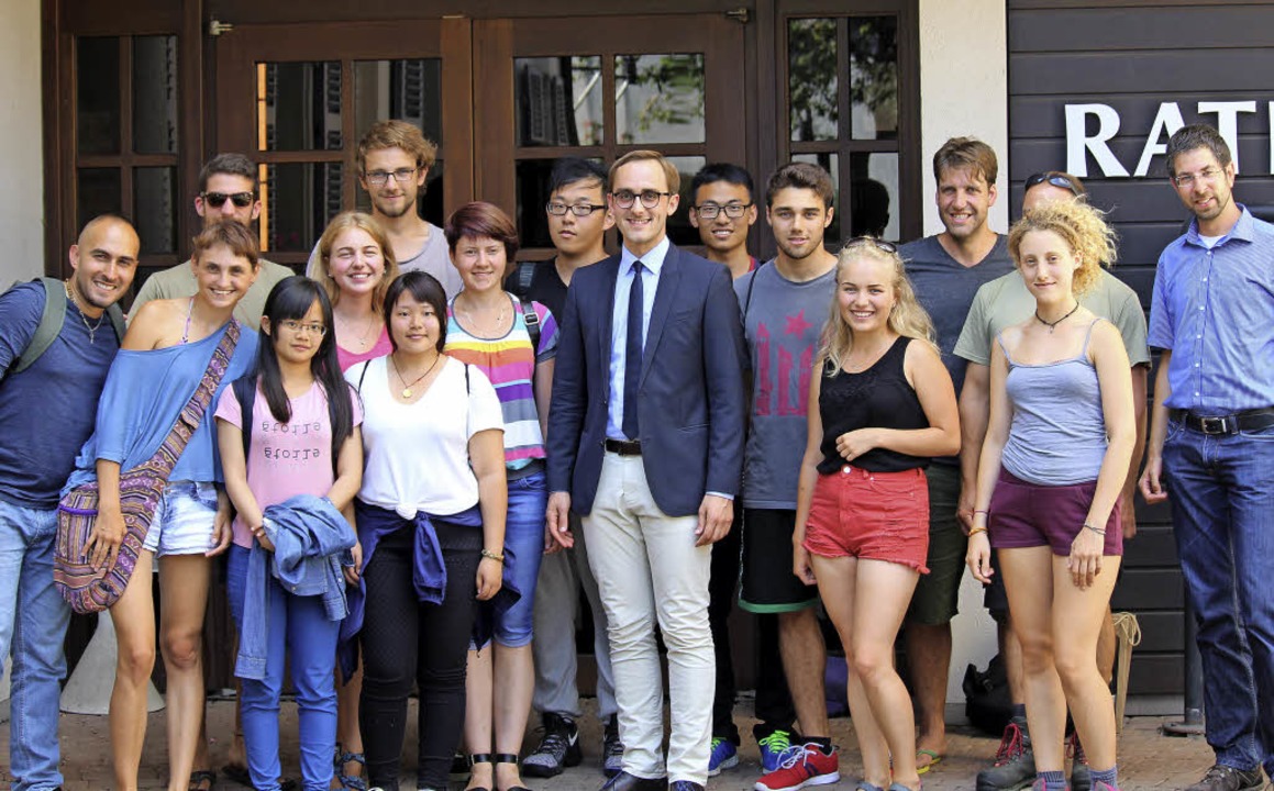 Beim offiziellen Empfang im Vogtsburge... (Mitte) die Teilnehmer des SCI-Camps.  | Foto: Joshua Kocher