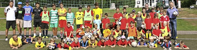 Das Fuballcamp des SV Hlzlebruck macht den kleinen (und groen) Kickern Spa.   | Foto: SV Hlzlebruck