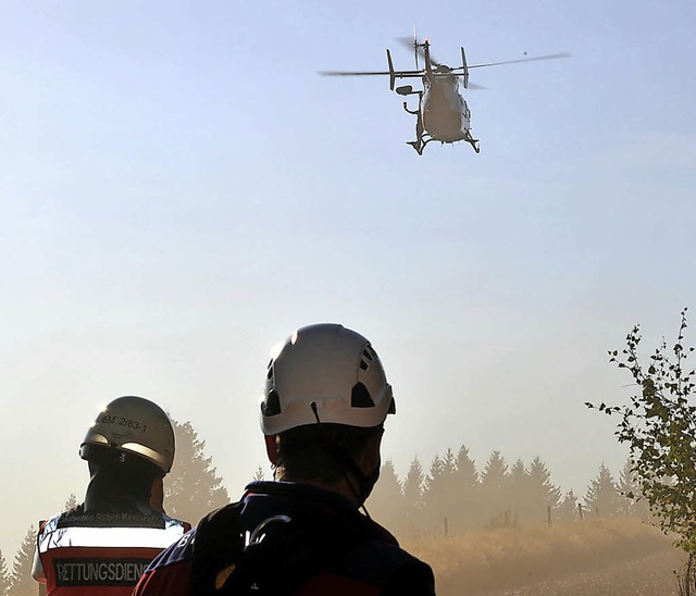 Die Rega aus der Schweiz transportiert...lckten Waldarbeiter ins Krankenhaus.   | Foto:  Horst Dauenhauer