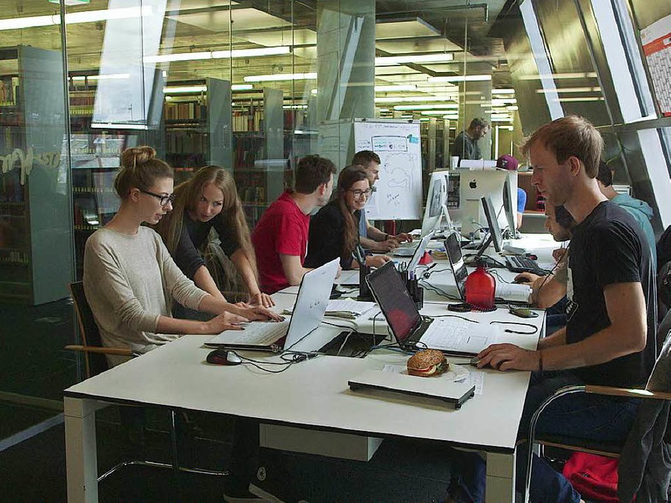 Die crossmediale Redaktion in der Universittsbibliothek.  | Foto: Falko Wehr