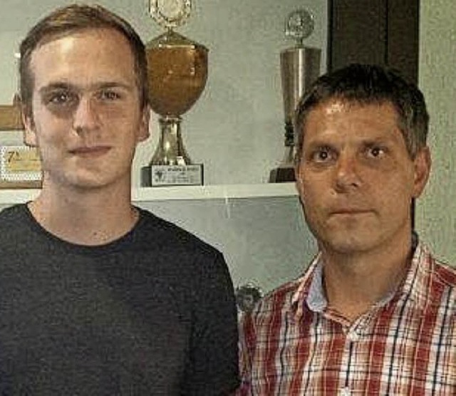 Prsident  Maik Hoffmann (rechts) mit ...ziales Jahr (FSJ) beim ESV absolviert.  | Foto: ZVG