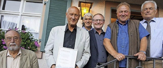 Das neue Ehrenmitglied Klaus Wellner (...r, Johannes Wiesler und Otmar Seywald   | Foto: Anne Freyer