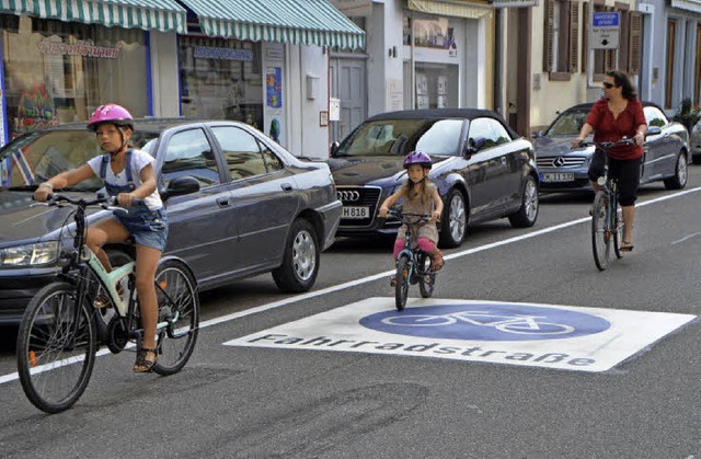 Vorfahrt fr Radler: Die obere Markgra...sofort als Fahrradstraen ausgewiesen.  | Foto: Gerhard Walser