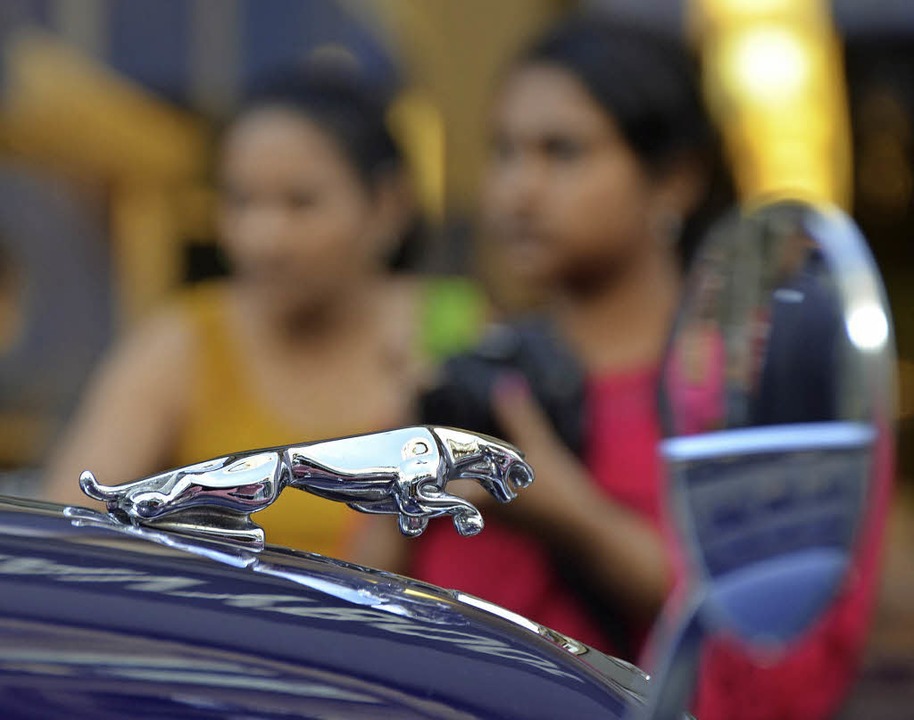 Hannes Streng war mit seinem Cadillac ...(rechts) war ein beliebtes Fotomotiv.   | Foto: Mark Alexander