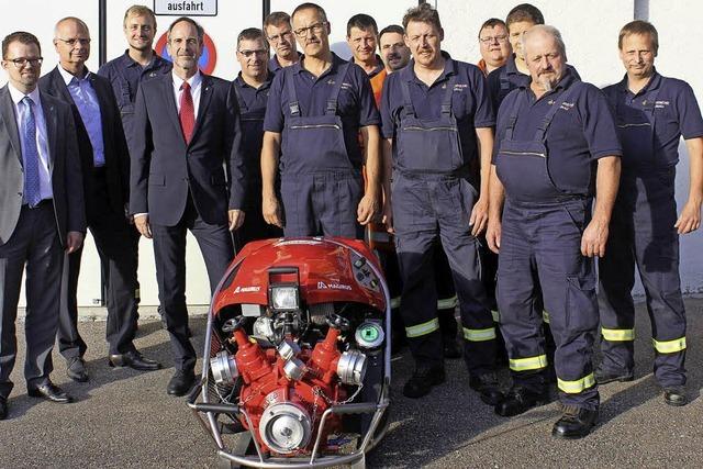 Neue Tragkraftspritze für die Tunauer Feuerwehr