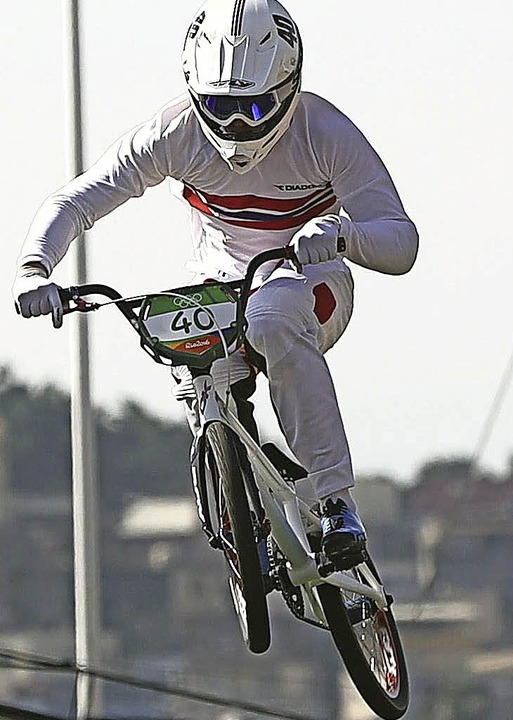 Sie kurbeln zum zweiten Mal bei Olympia um Medaillen: die BMX-Fahrer   | Foto: dpa