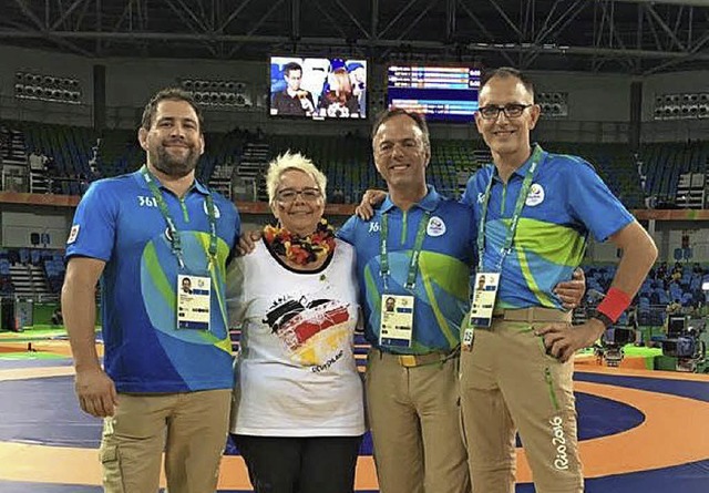 Dorothea Oldak mit Gerd Reich (Chef de...mpiapark in Rio de Janeiro (von links)  | Foto: privat