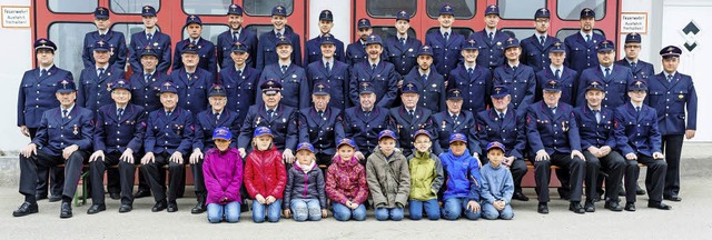 Die gesamte Feuerwehrabteilung Schwrs...groe Fest im 150. Jubilumsjahr ein.   | Foto: Feuerwehr