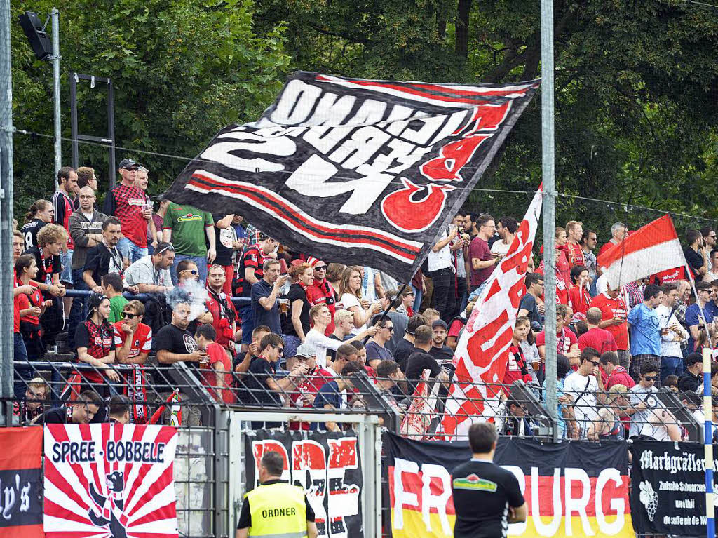 Rund 1.000 Fans waren aus dem Breisgau nach Babelsberg angereist.