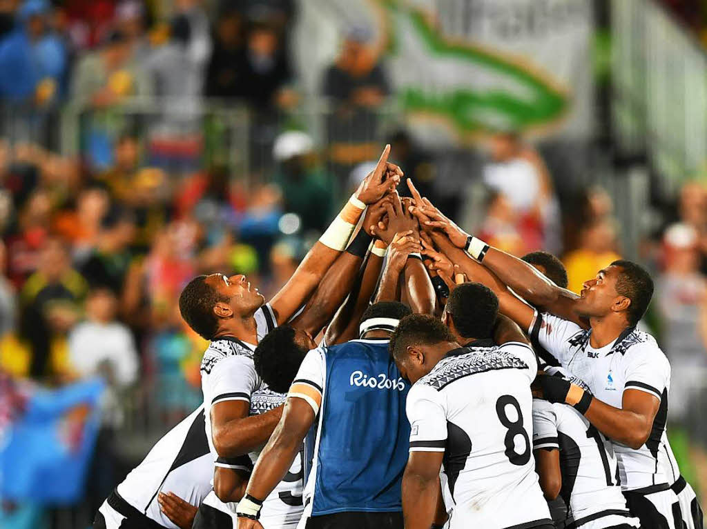 Die Nationalmannschaft der Fidschi-Inseln gewann die erste olympische Gold-Medaille im Rugby seit 1924 – und die erste berhaupt fr den kleinen Inselstaat. In der Heimat wurde zu Ehren des Nationalteams sogar ein neuer Feiertag eingefhrt.