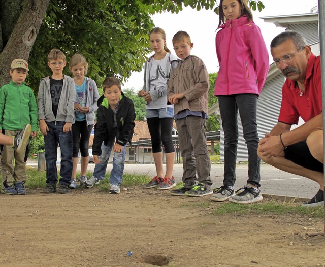 Begeisterung, Geschick und Kreativitt...en die runden Glaskugeln um die Wette.  | Foto: Jutta Schtz