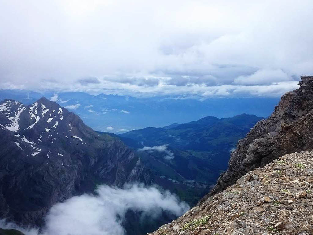 Von Gipfel zu Gipfel: 209 Leser der Badischen Zeitung machten sich in vier Reisebussen von Zimmermann-Reisen in Bad Sckingen am Samstag auf den Weg in das Schweizer Gletschergebiet Glacier 3000 und erlebten tolle Ausblicke.