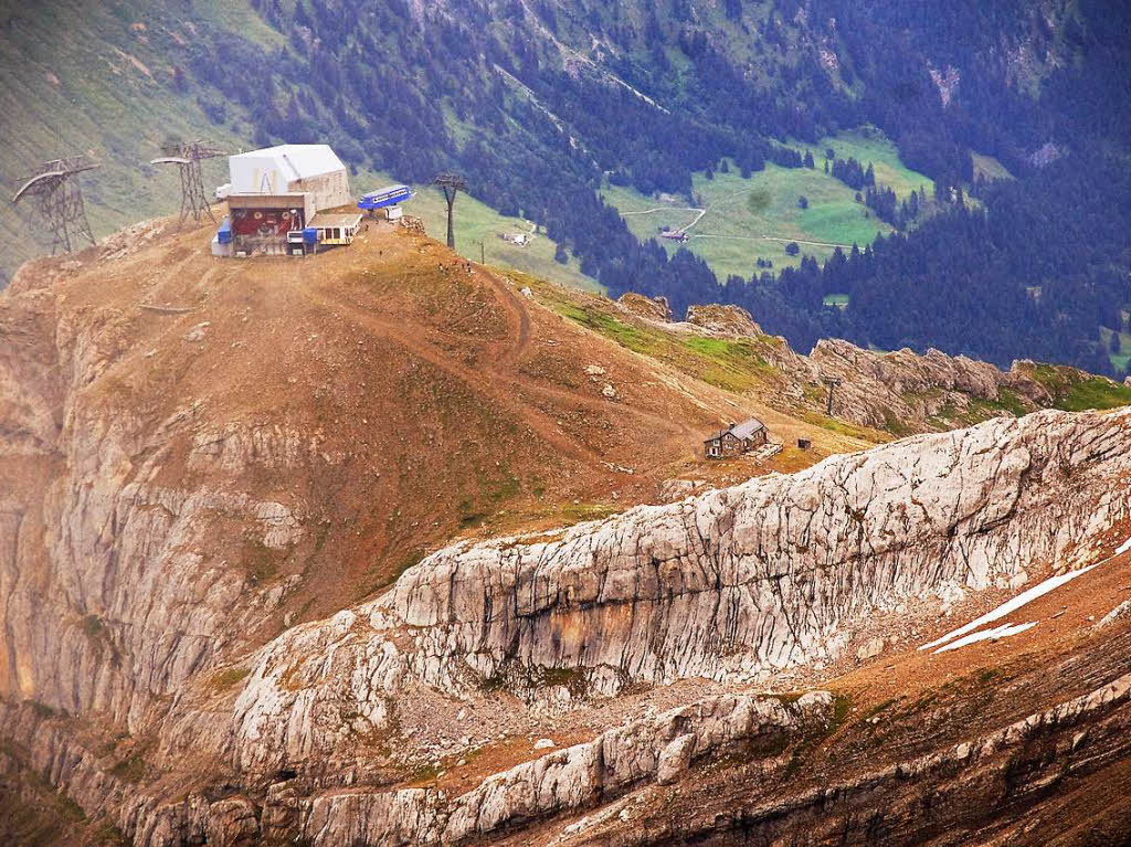 Von Gipfel zu Gipfel: 209 Leser der Badischen Zeitung machten sich in vier Reisebussen von Zimmermann-Reisen in Bad Sckingen am Samstag auf den Weg in das Schweizer Gletschergebiet Glacier 3000 und erlebten tolle Ausblicke.