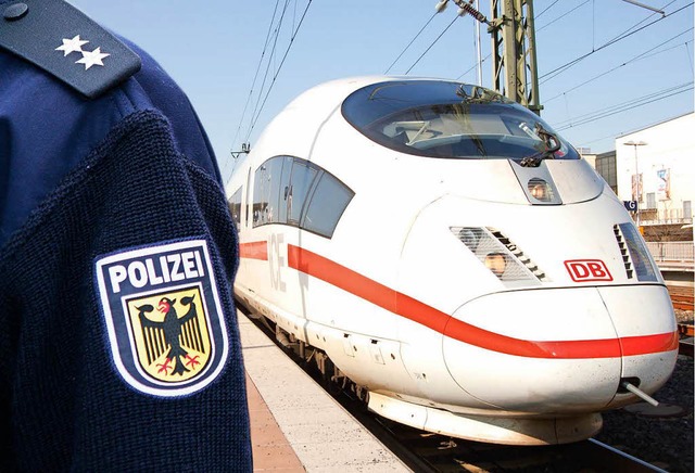 Die Bundespolizei greift an den Bahnhfen in der Region Flchtlinge auf.  | Foto: Bundespolizei