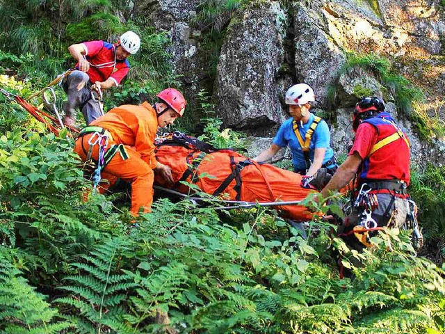 Hier ist die Bergwacht Waldkirch im Einsatz nach einem Wanderunfall.  | Foto: Verein