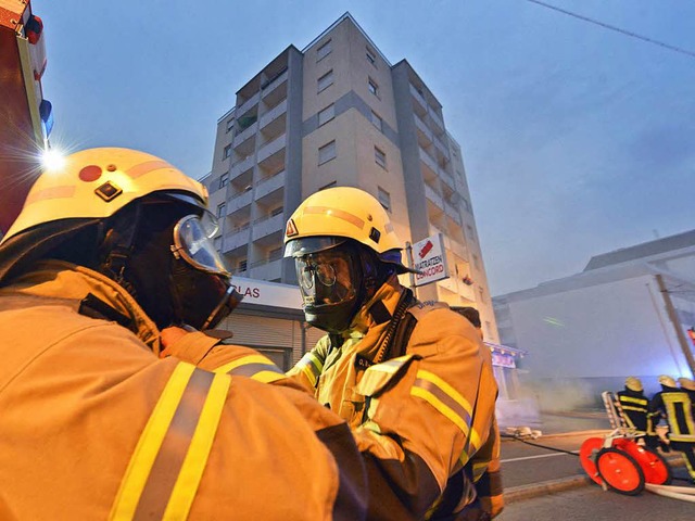 Brand in einem Hochhaus in der Zhring...nstze eine besondere Herausforderung.  | Foto: Michael Bamberger