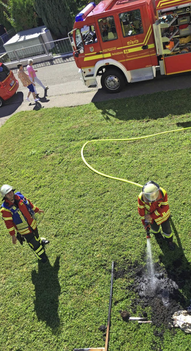 Keine Mhen hatte die Herbolzheimer Fe...Bewohnern bereits weitgehend gelscht.  | Foto: Feuerwehr herbolzheim