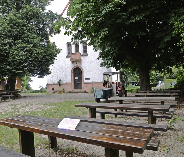 Endingen. Frisch gestrichen sind die H... dem Kirchlein auf dem Katharinenberg.  | Foto: Roland Vitt