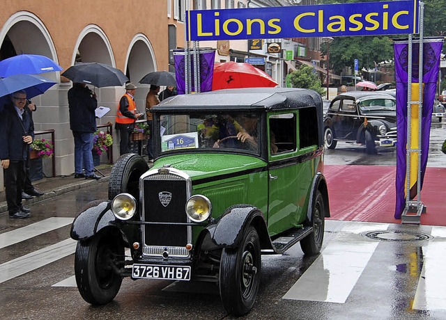 Die  Lions Classic bringt  immer wieder seltene Autos nach Breisach.   | Foto: Archiv: Hans-Jochen Voigt