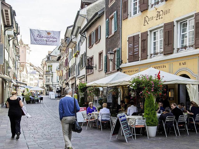 In der Altstadt drfen die Gastronomen...n Sommer bis Mitternacht ausschenken.   | Foto: Eleni Kougionis/Tourismus Rheinfelden