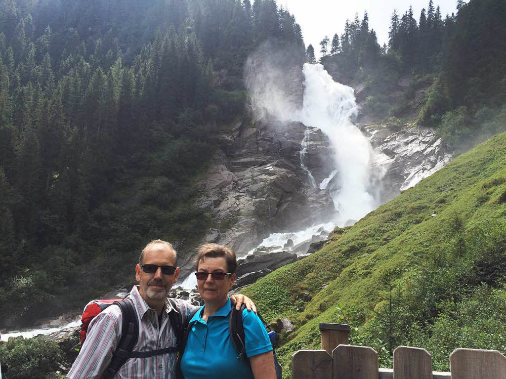Beeindruckt waren Renate und Edgar Grauli von den Krimmler Wasserfllen/Salzburger Land mit einer Fallhhe von fast 400 Metern. Aufgenommen mit iphone 5BZ Fotosommer: Wandern